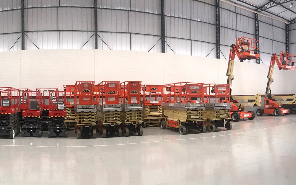 A locação de plataforma elevatória surge como alternativa estratégica, com tecnologia de ponta sem comprometer o orçamento. Saiba mais.